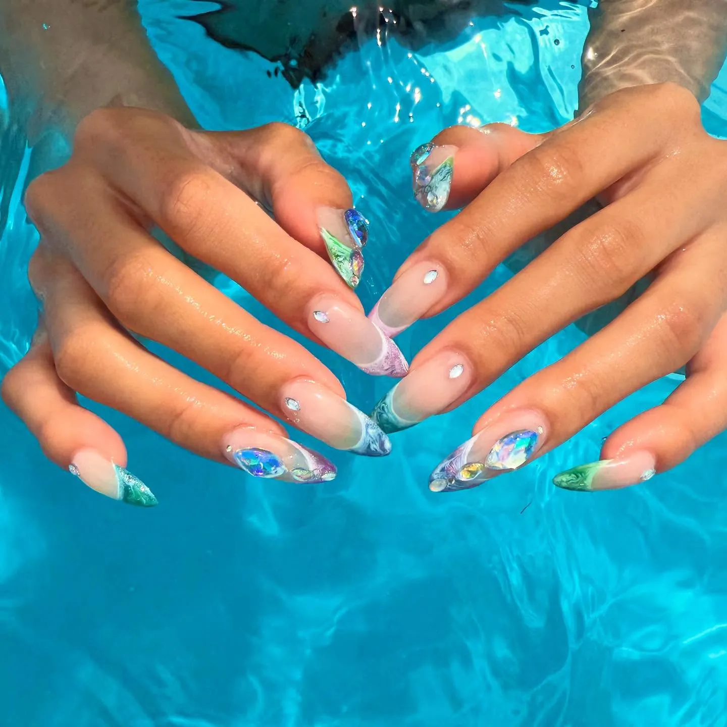 涼しげなカラーが夏にぴったりの「ニュアンスグラデーションフレ...